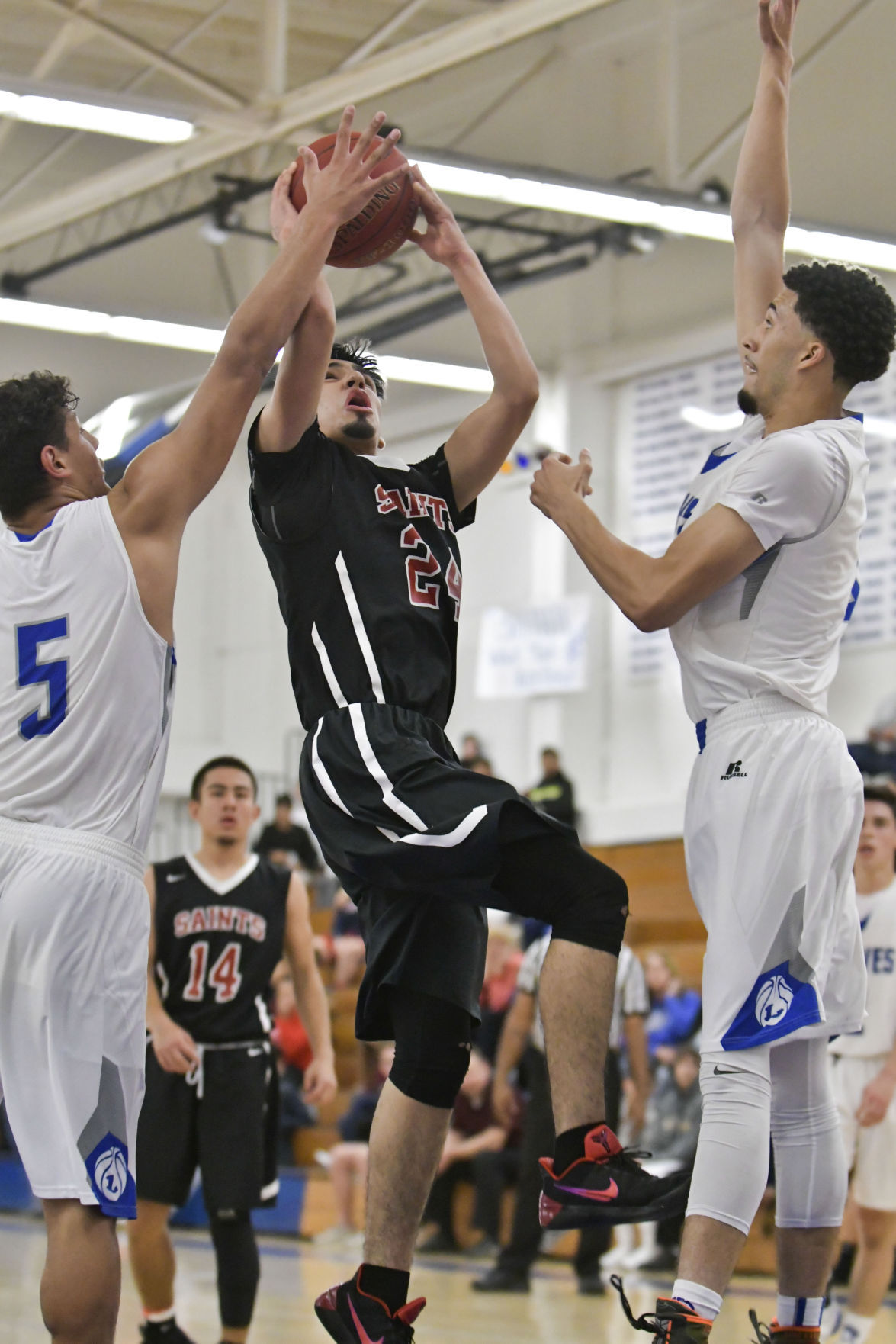 010418 SM LHS b basketball 06.jpg